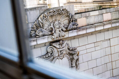 Harlequin_Court_1...