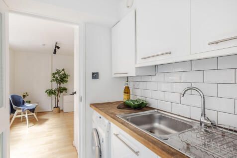 81H Odhams Walk- ...