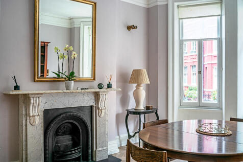 Hyde_Park_Mansion...