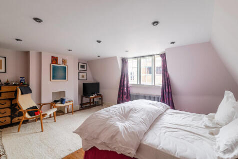 Earlham_Street_08