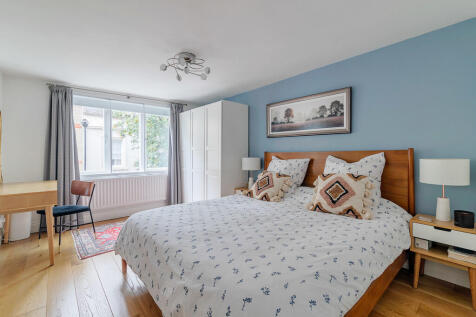 Neal_Street_01