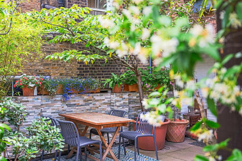 Neal_Street_30