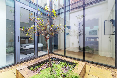 Lincolns_Inn_Fiel...