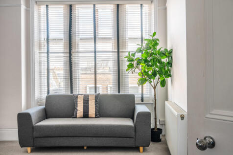 Charing Cross Man...