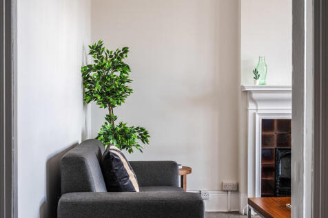 Charing Cross Man...