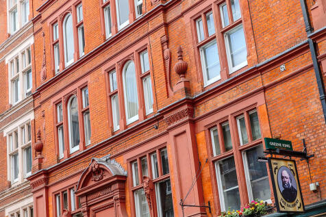 Charing_Cross_Man...