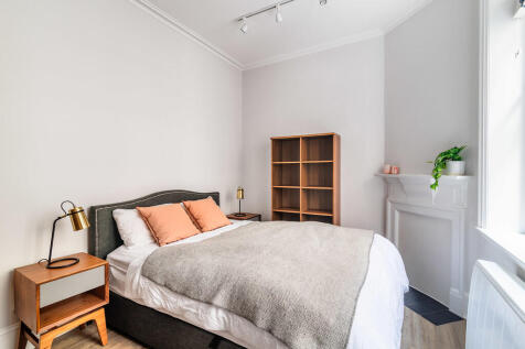 Charing_Cross_Man...