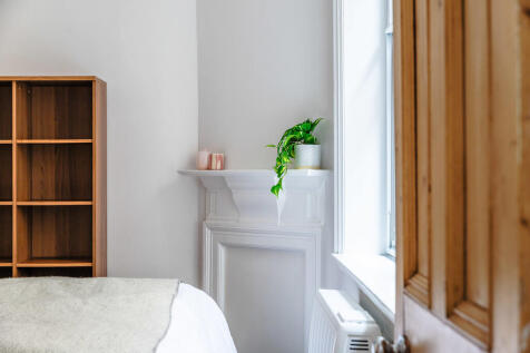 Charing_Cross_Man...