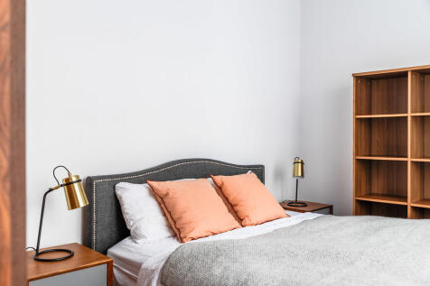 Charing_Cross_Man...