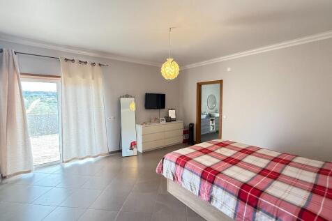 En-suite Bedroom