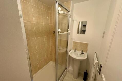 Bed 1 Ensuite