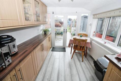 Fitted  Breakfast Kitchen/Day Room