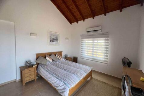 upstairs bedroom 2