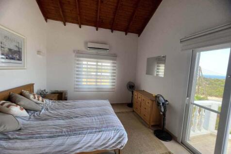 Upstairs bedroom 2