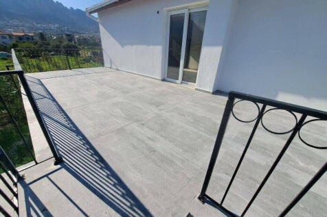 Upstairs balcony
