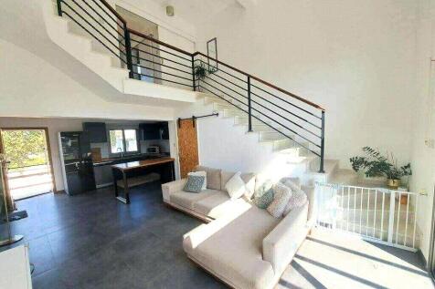 Spacious interior