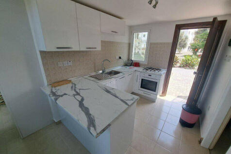 Entrance to kitchen