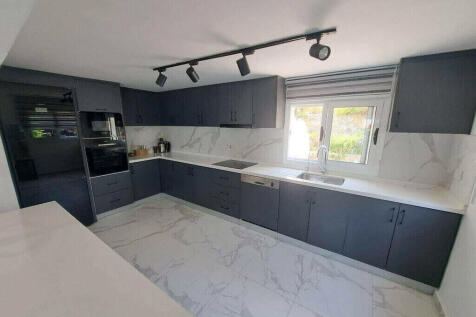 Kitchen - ground