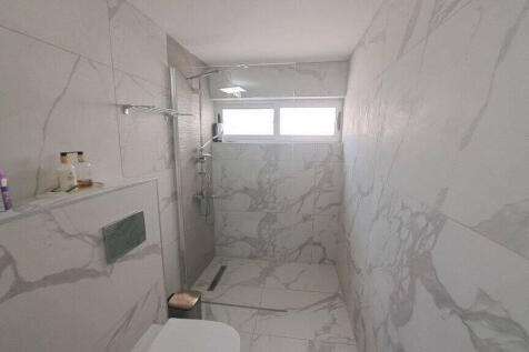 ensuite - ground