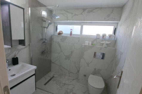ensuite - ground
