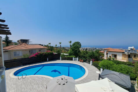 Pool and seaview