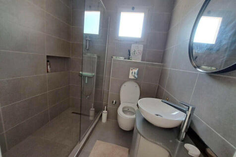 Upstairs bathroom