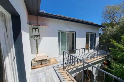 upstairs balcony
