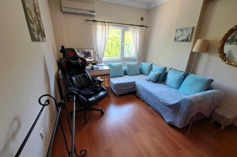 Second upstairs bed