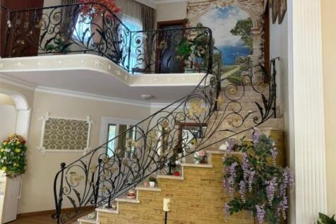 Grand entrance
