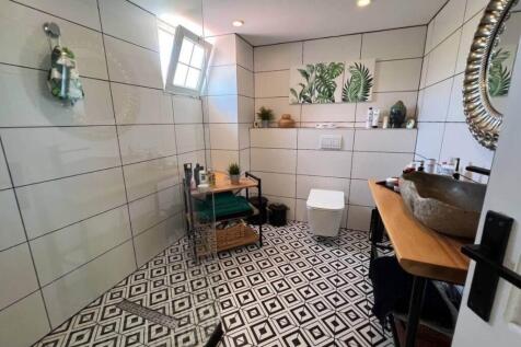 master ensuite