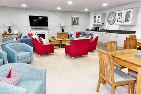 COMMUNAL LOUNGE