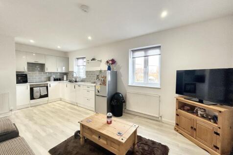 LOUNGE/DINING ROOM/KITCHEN