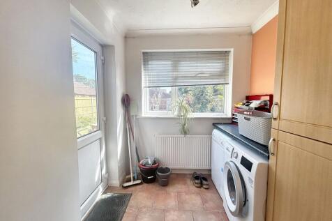KITCHEN/UTILITY