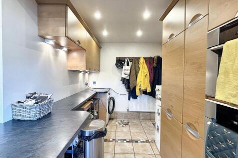 KITCHEN/BREAKFAST ROOM