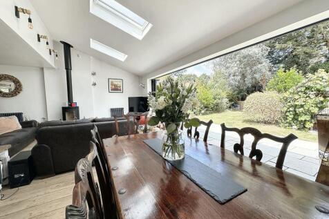 Living/Dining Area