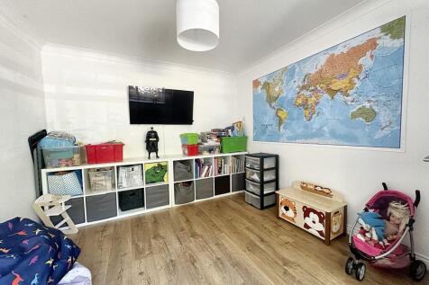 Snug/Playroom