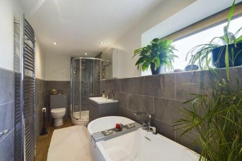 Bath &amp; Shower Room