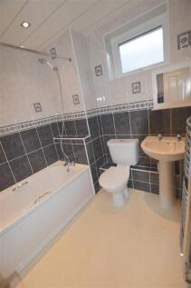 33 Barmouth Close Bathroom.JPG