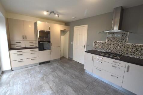 14 Hexham Gardens Kitchen (2).JPG