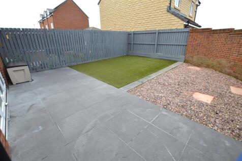 14 Hexham Gardens Garden.JPG