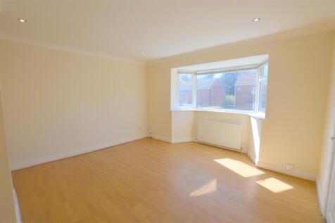 40 Ravenshill Road Lounge.jpg