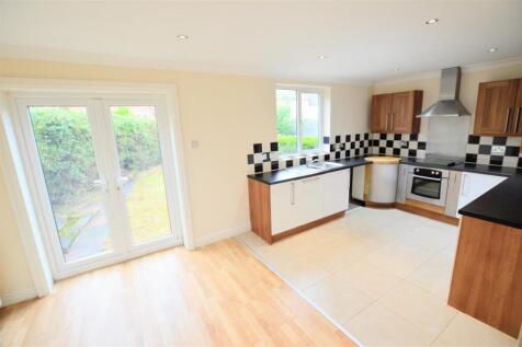 40 Ravenshill Road Kitchen Diner.jpg