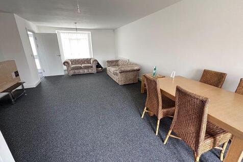 Lounge/ Dining Room
