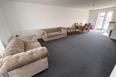 Lounge/ Dining Room