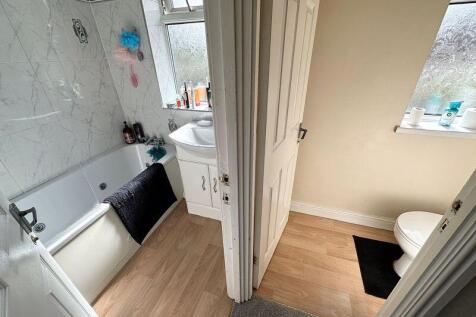 Bathroom/ WC