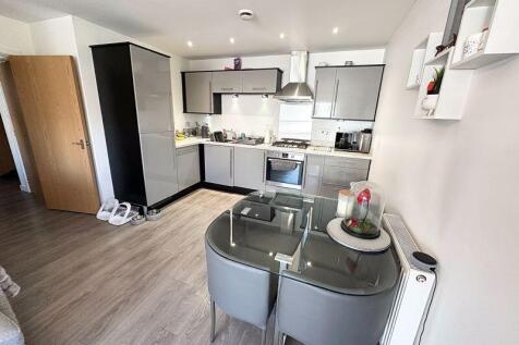 Open Plan Lounge/ Kitchen