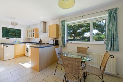 Kitchen/Dining Area