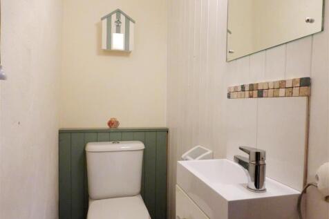 Cloakroom/wc