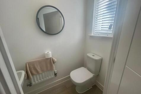 Cloakroom/wc