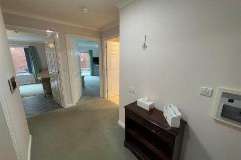 entrance hallway.jpg